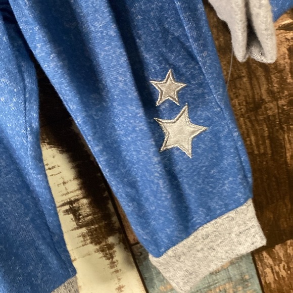 🚀 ROBEEZ blue space top and bottom with pockets - Picture 3 of 16